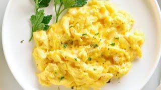 Alton Brown Reveals His Secret To Better Scrambled Eggs